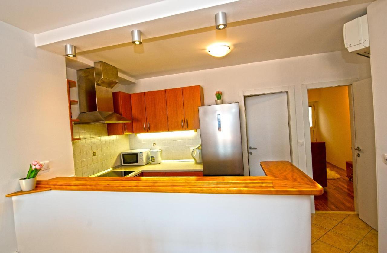 Duby Apartment *